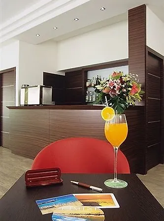 爱丽舍宫酒店