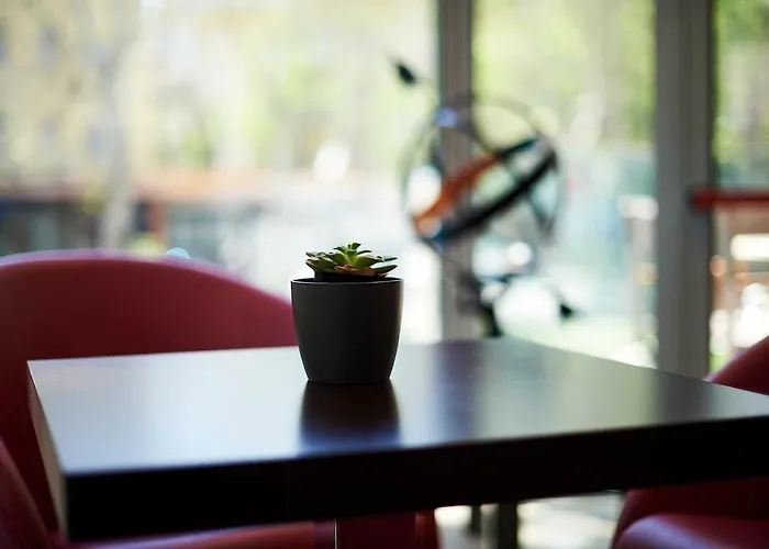 מלון Alisei Palace 4*